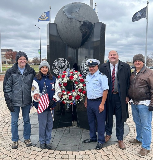 Download images to view this photo